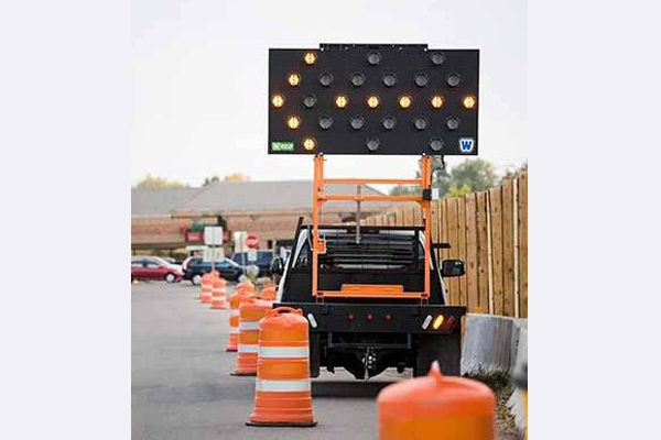 Skid Mounted Arrow Boards Pivoting Skid